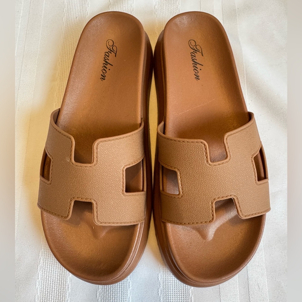 Fashion Platform Sandals Open Toe Beach Summer Fun Vacation Resort Size 8, EU 38